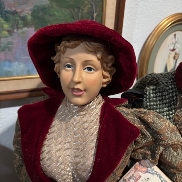 Carolers figurines 4 Christmas real clothing resin. The tallest 28”& 20” Rare - Picture 14 of 16
